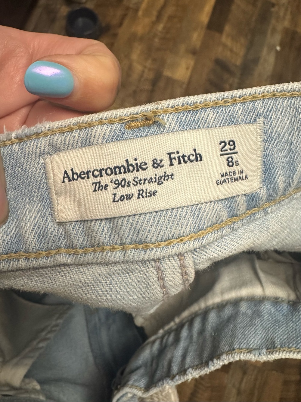 A & F The 90s Straight
Low Rise Light Wash Straight Leg Jeans - Picture 7 of 7